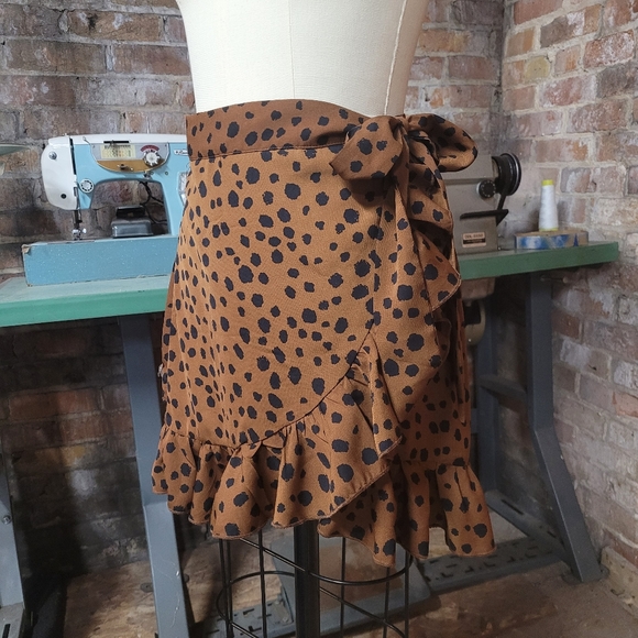 SHEIN brown black dotted wrap skirt xs 2 - Picture 2 of 9
